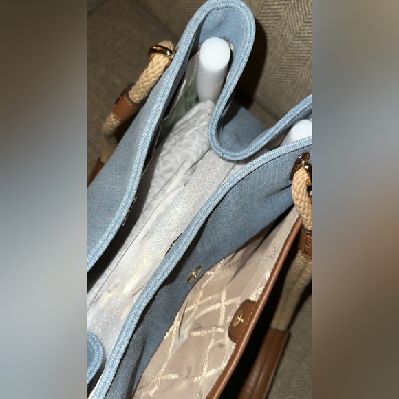 $258 Michael Kors Talia Large Grab Bag Tote Purse Washed Denim NWT - Picture 6 of 7